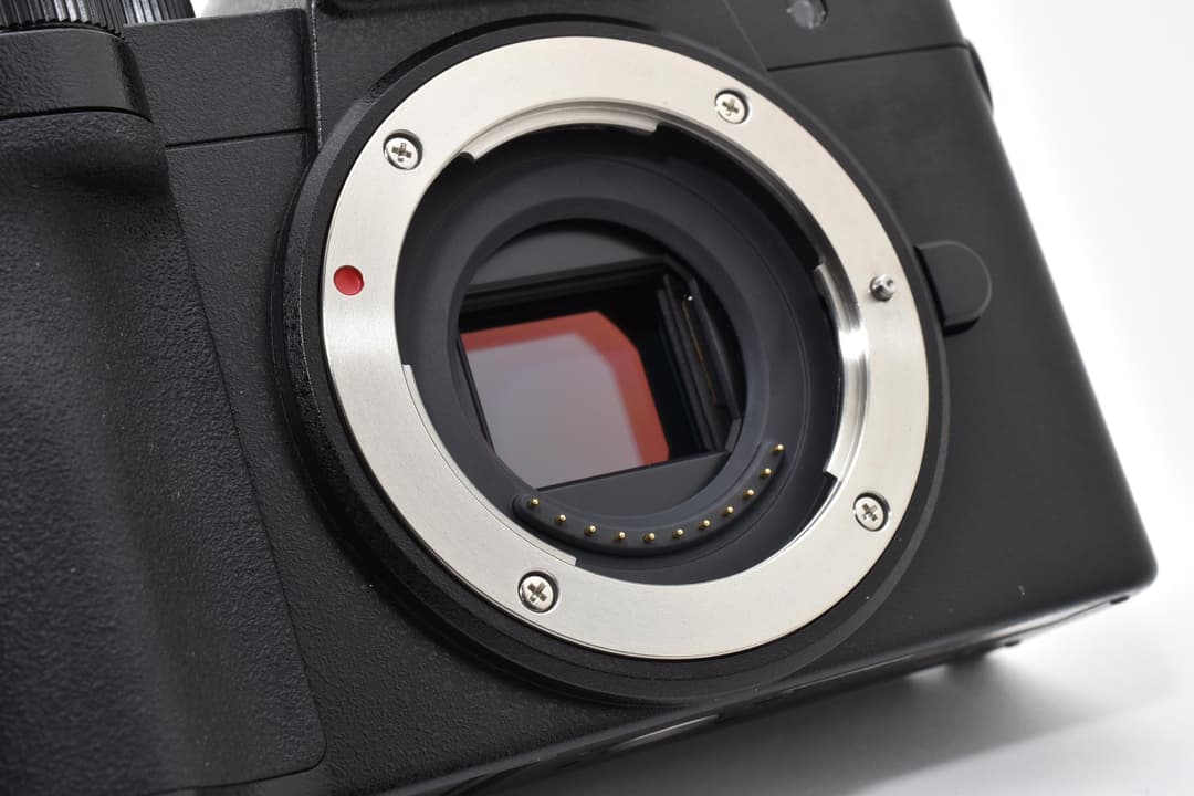 PANASONIC LUMIX DC-G100D ボディ 2072