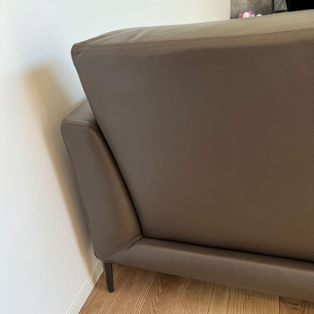 IDC erba（エルバイタリア）　製ソファ『イスタンテ』総革張　トープ幅204