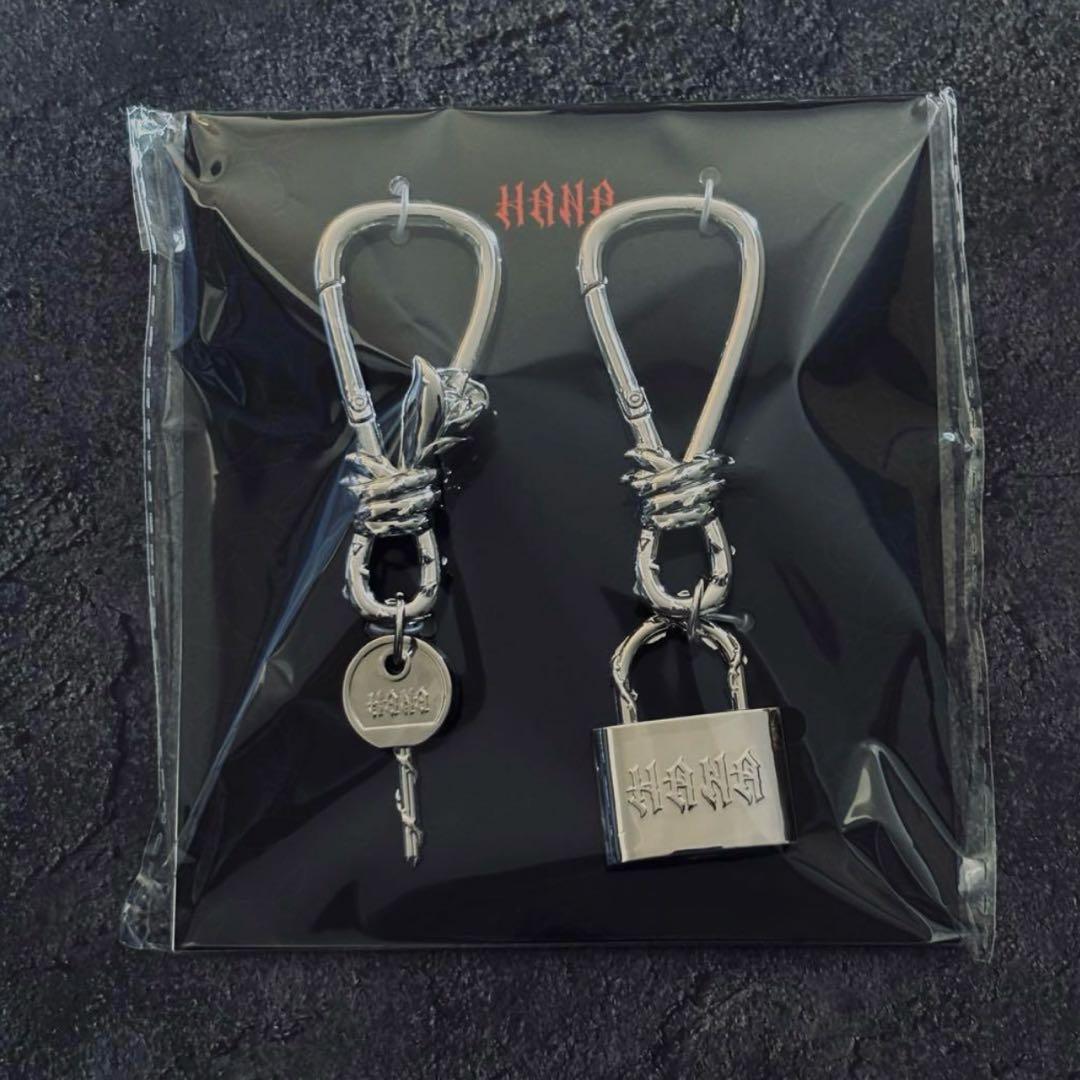 【新品未開封】HANA「BAD LOVE」グッズ カラビナ 即購入可◎ 匿名発送