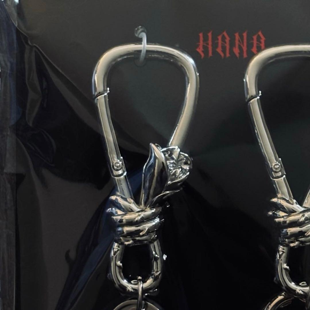 【新品未開封】HANA「BAD LOVE」グッズ カラビナ 即購入可◎ 匿名発送