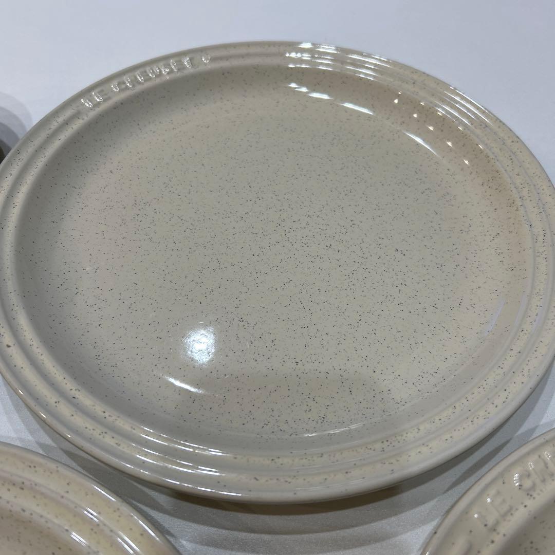 ルクルーゼ食器セット
