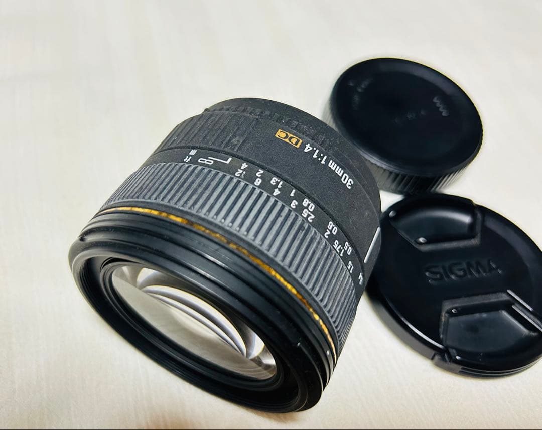 SIGMA 30mm F1.4 DC レンズ
