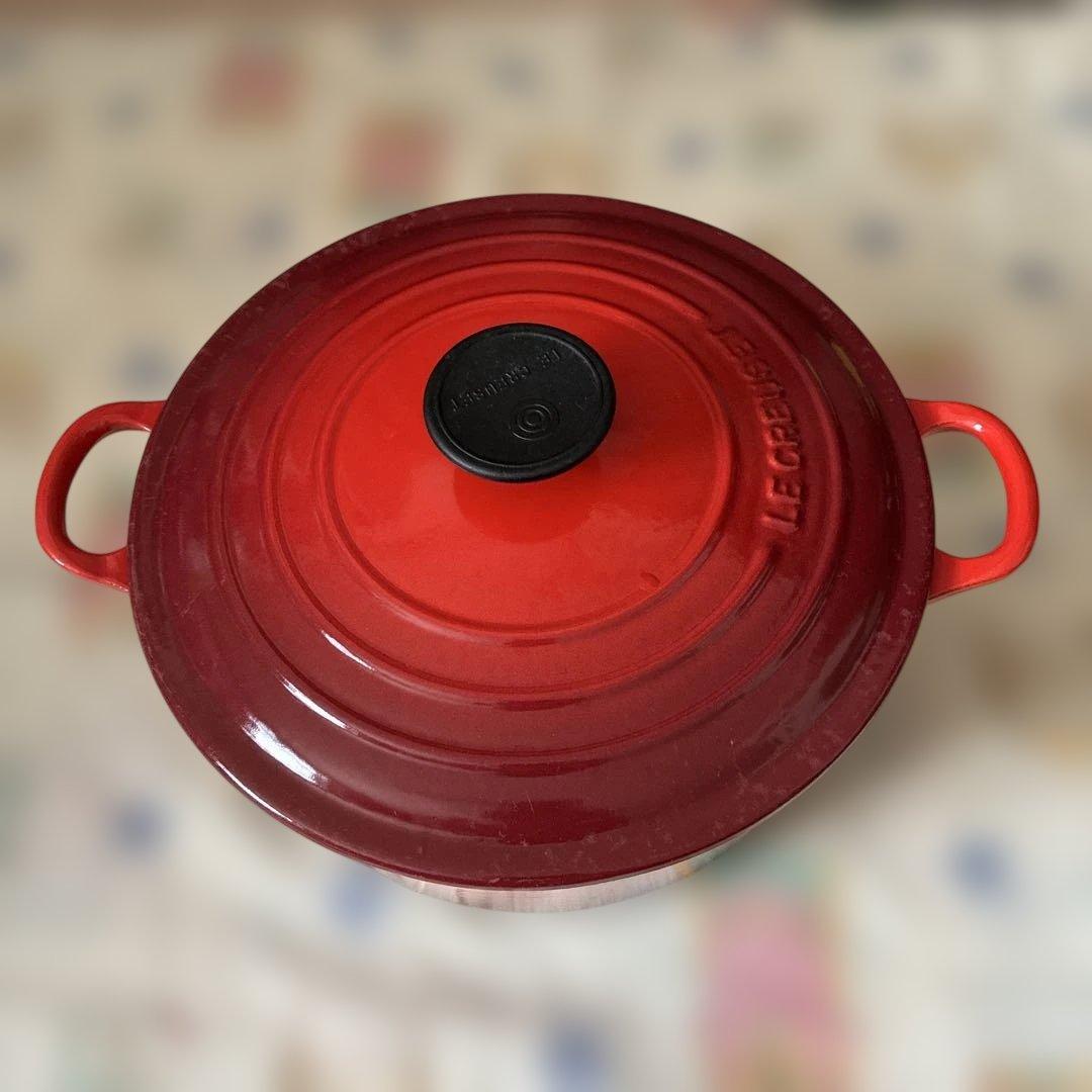 赤い両手鍋 ル　クルーゼ