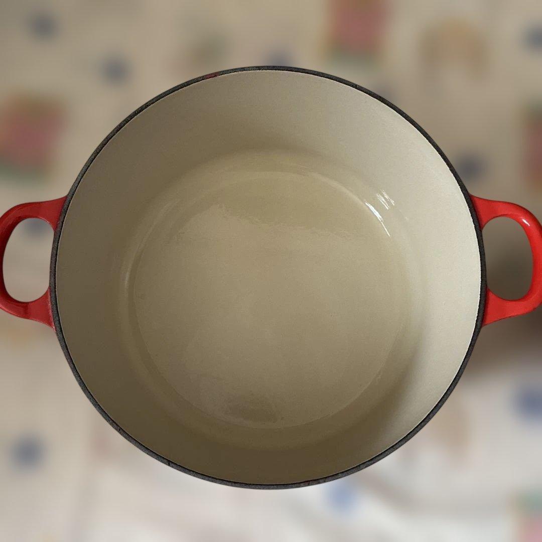 赤い両手鍋 ル　クルーゼ