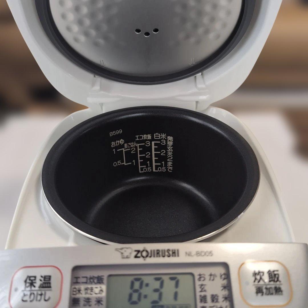 未使用品　象印極め炊き3合　NL-BD05 炊飯器 495W 0.5L