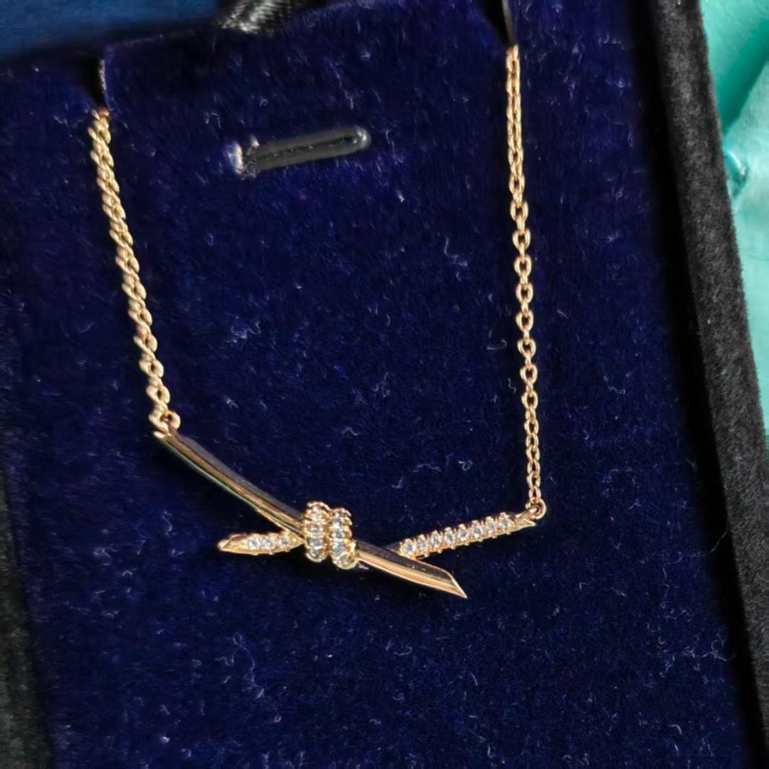 ティファニー ネックレス ノット イエローゴールド ダイヤモンド