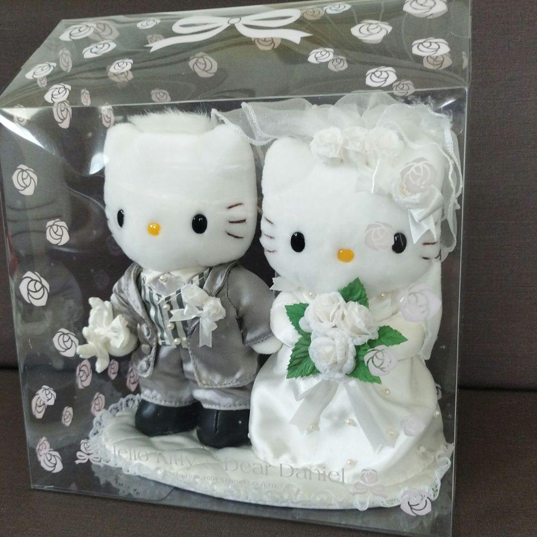 超激レアハローキティ ウエディング　ドレス　薔薇