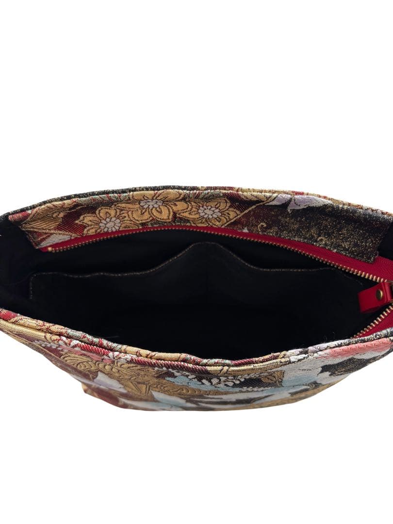 帯リメイクバッグ　赤と金に舞う扇と蝶のショルダーバッグ　正絹・一点物・和モダン