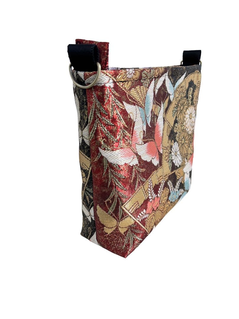 帯リメイクバッグ　赤と金に舞う扇と蝶のショルダーバッグ　正絹・一点物・和モダン