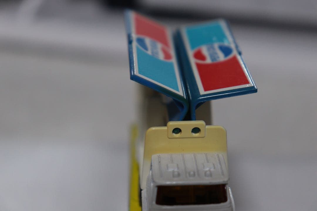 日本製　国産　トミカ　三菱　ふそう　ウイング　ルーフトラック　ペプシコーラ