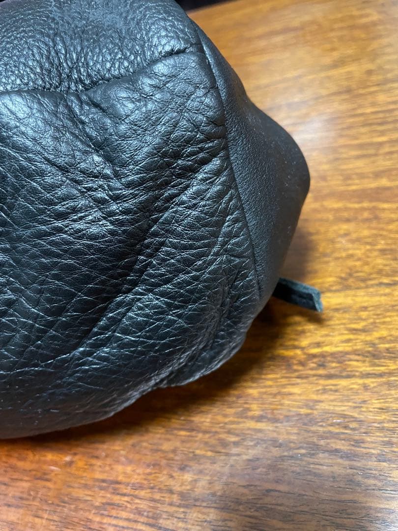 クレッシェント　CRESCENT HITOMI AZUHATA 牛革がま口バッグ