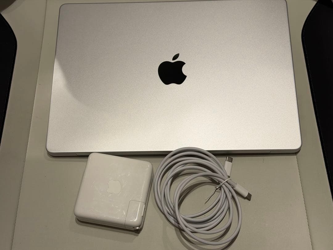 MacBook Pro 14“ M1 Max 64GB US