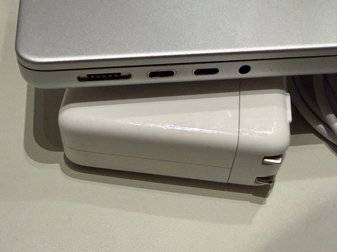 MacBook Pro 14“ M1 Max 64GB US