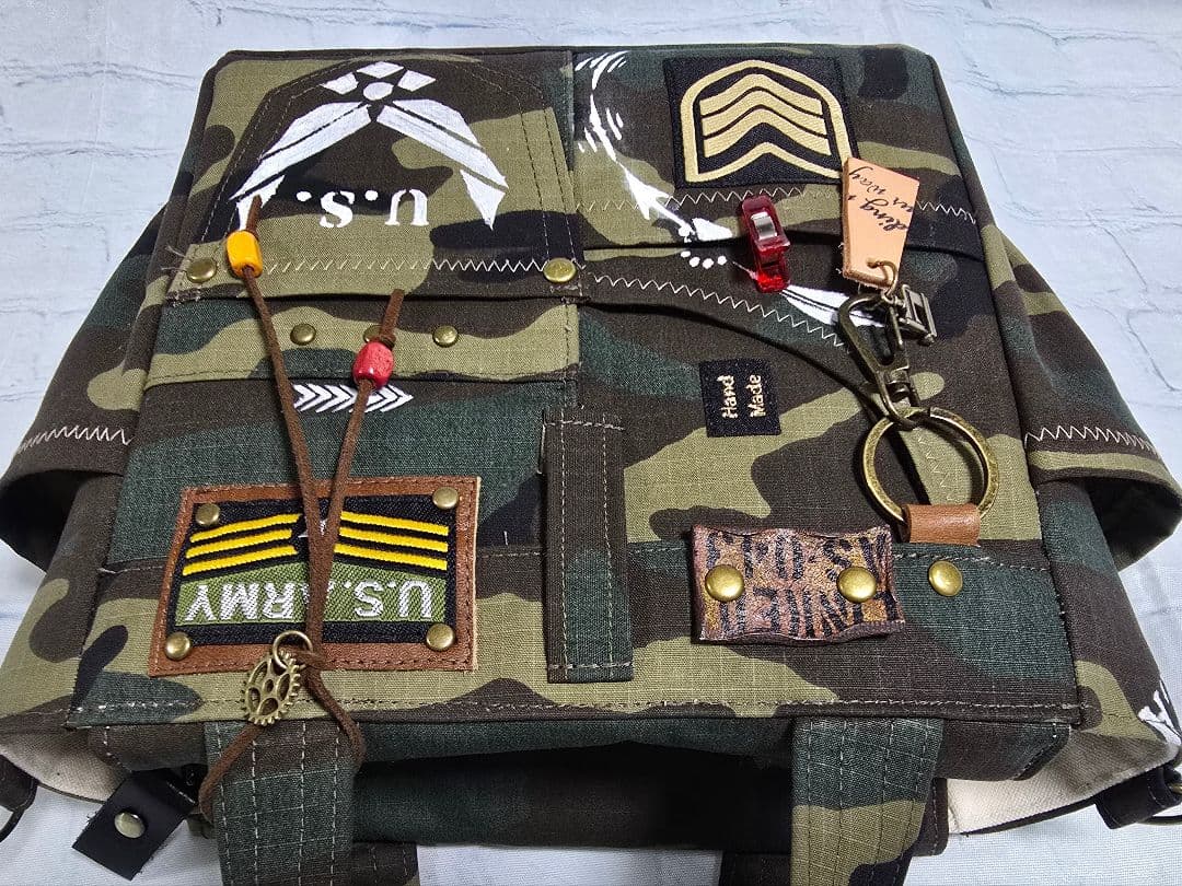 デニムリメイク トートバッグ 迷彩上部ファスナー 底板 ストラップ付き