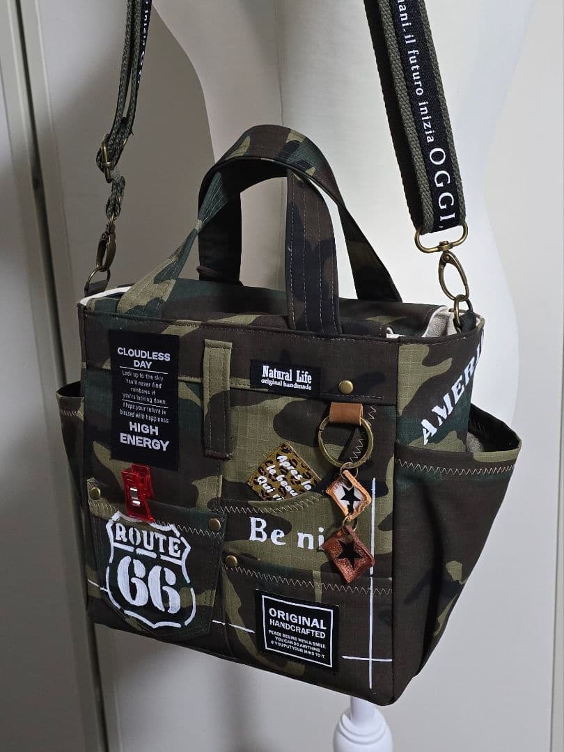 デニムリメイク トートバッグ 迷彩上部ファスナー 底板 ストラップ付き