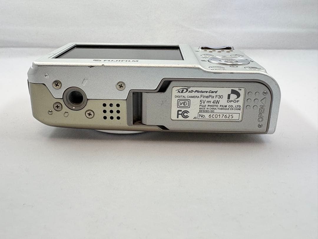 富士フイルム　FinePie F30　デジタルカメラ　デジカメ　箱付き