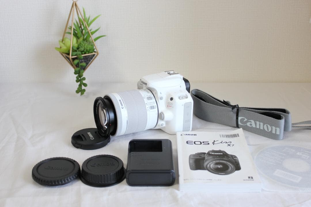 ペジュCanon Kiss X7 ホワイト 標準ズームセット