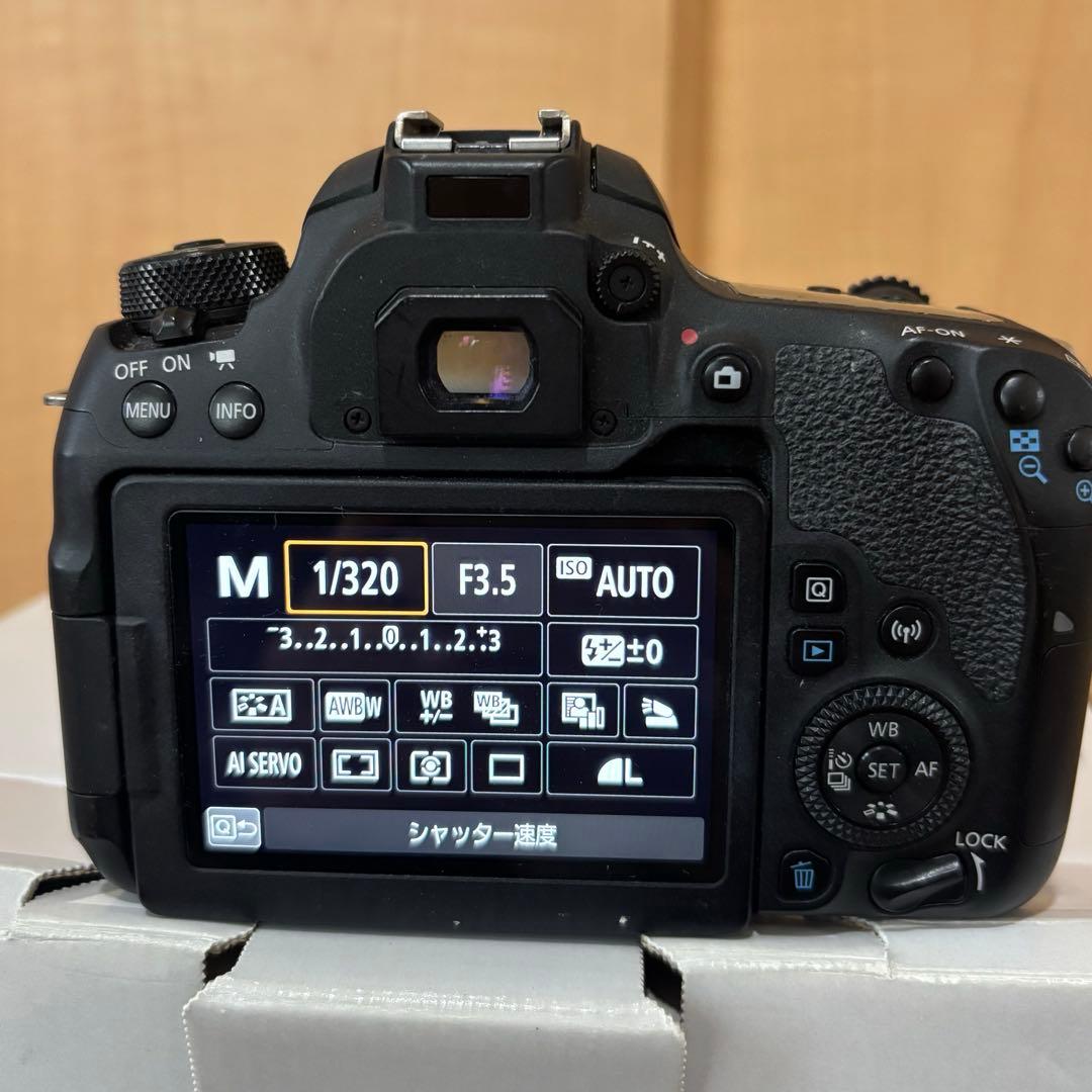 EOS 9000d 18-135 レンズキット　フルセット