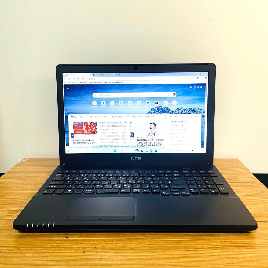 富士通ノートパソコン大容量750ギガ　カメラWin11オフィスDVD