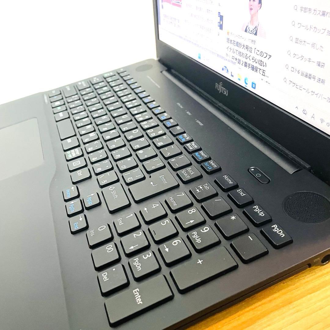 富士通ノートパソコン大容量750ギガ　カメラWin11オフィスDVD