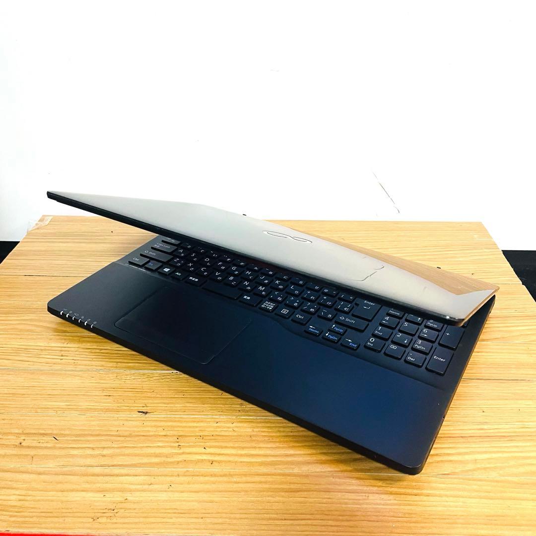 富士通ノートパソコン大容量750ギガ　カメラWin11オフィスDVD