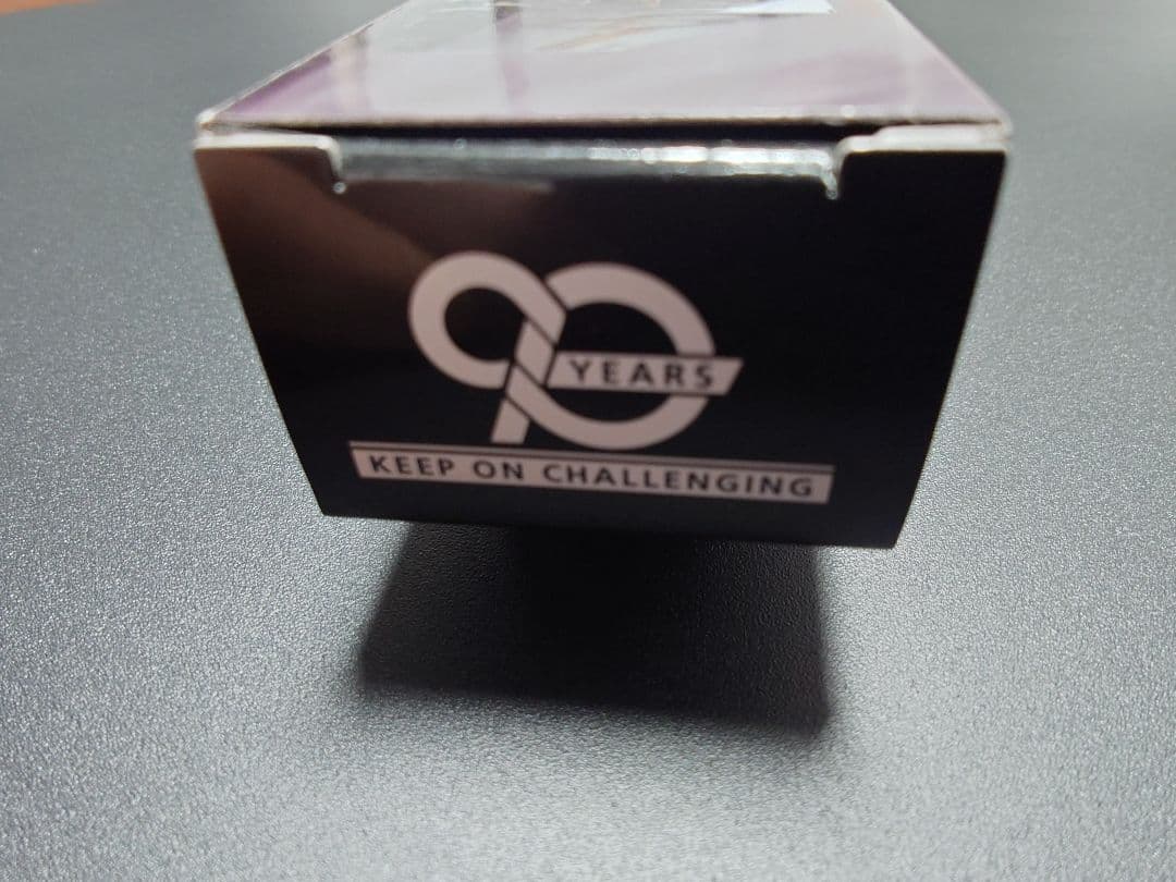 トミカ UDトラックス Quon 90周年記念