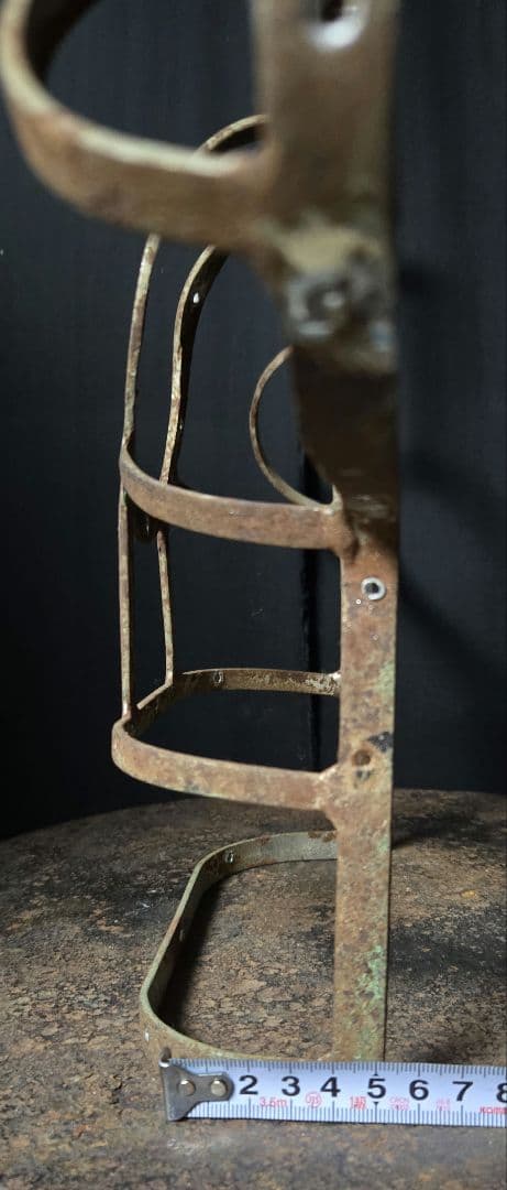 鉄さびの味わいが美しい何かの型？のオブジェ　プロテクターみたいな　骨董市古物