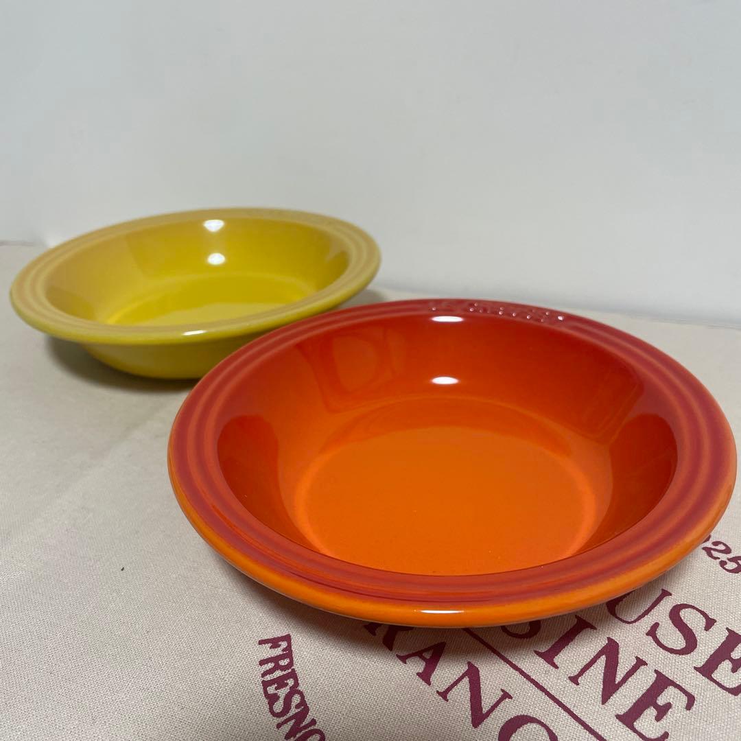 《新品》LE CREUSET ラウンドディッシュ 2個セセット ①