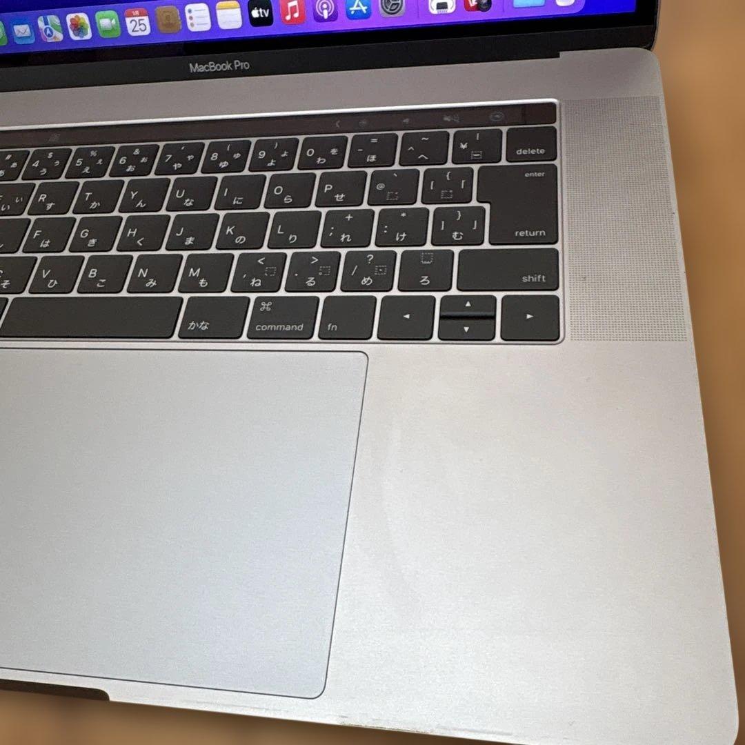 [ジャンク]MacBook Pro 15インチ2016 i7 16GB