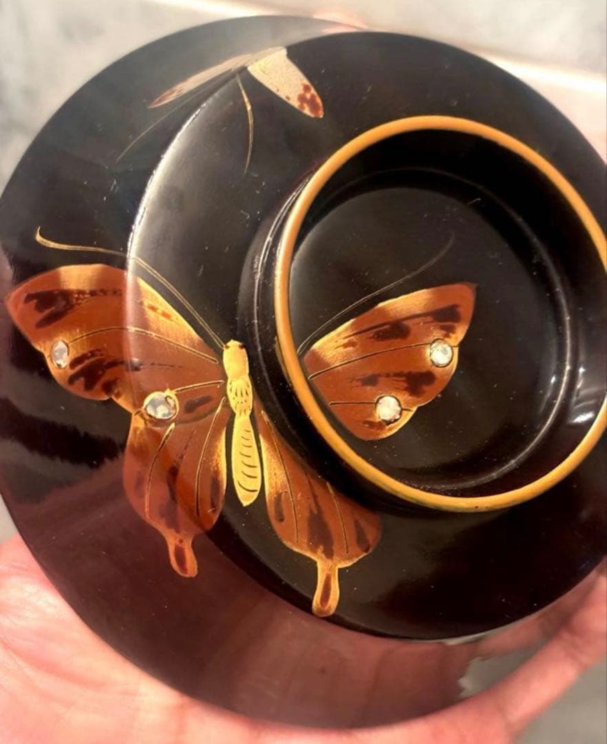 アンティーク金彩と貝の螺鈿模様の蝶々とお花が芸術的で絢爛豪華な木製輪島お椀2客