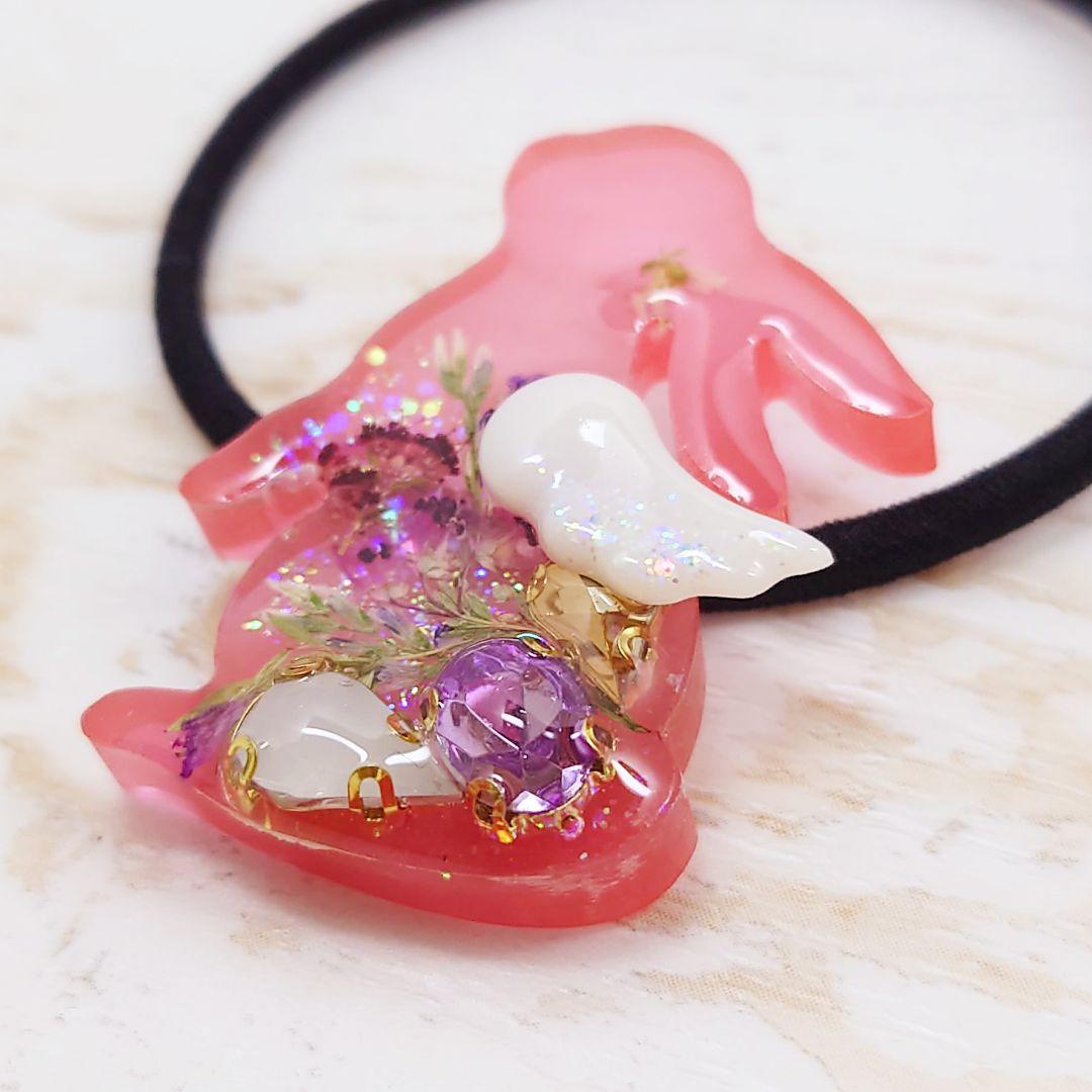 天使の羽うさぎ　りんご色　押し花　ビジュー　ポニーフック　ネックレス　No25