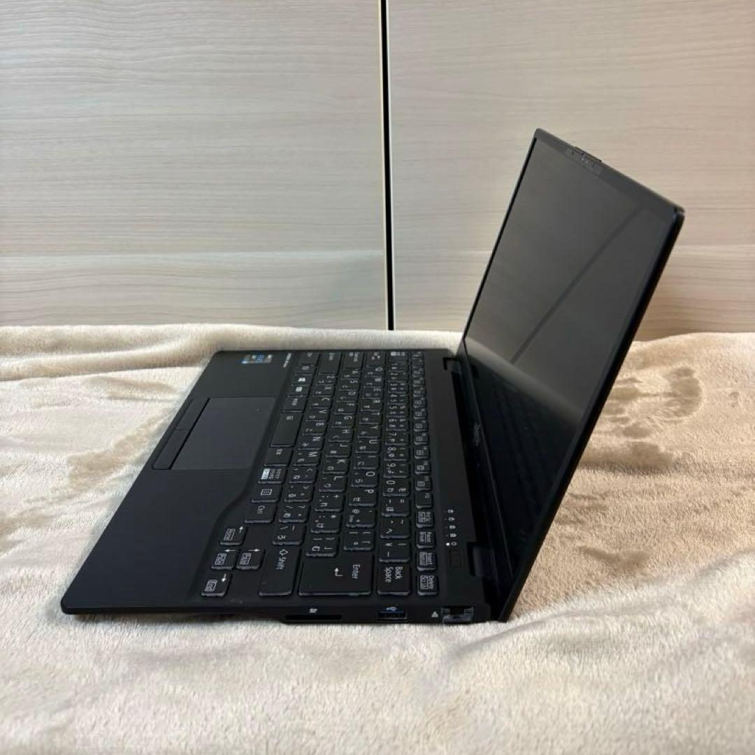 富士通 UH93/F3 Core i7-1165G7/16GB/SSD 1TB