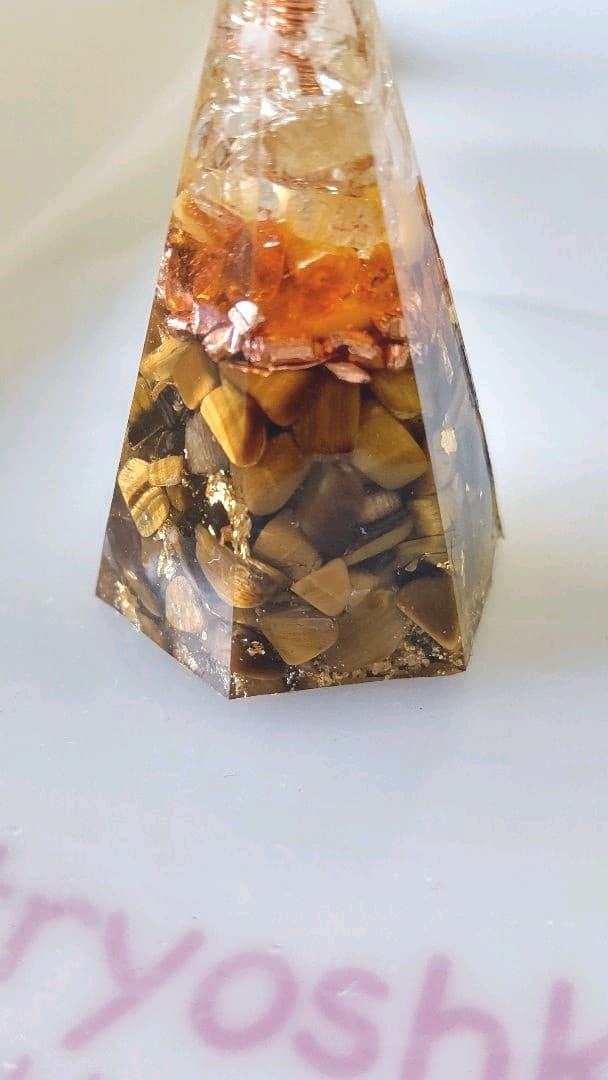 感謝セール、6cm六角錘幅狭めオルゴナイト、限定K24金箔入り、ザ・金運！