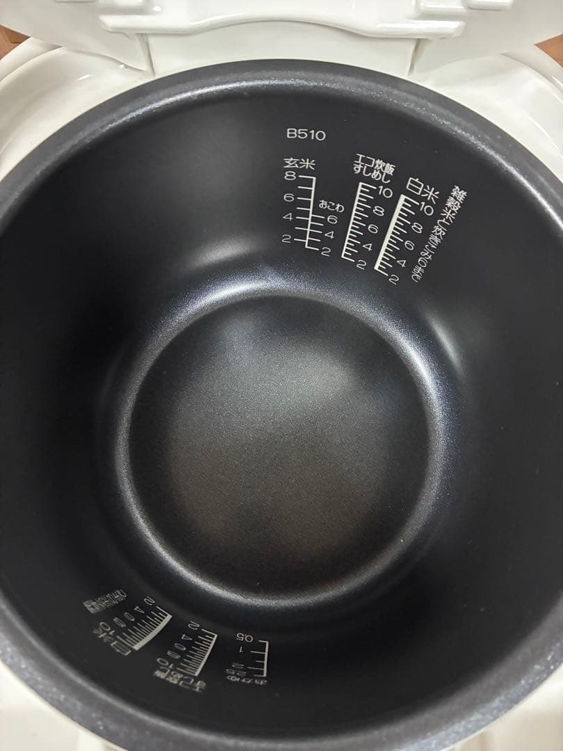 数回使用のみ　美品　象印 炊飯ジャー　2024年製　NL-DB18 黒厚釜