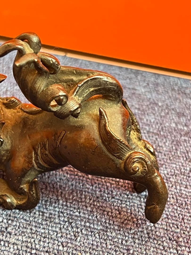 1311  銅製　獅子　置物