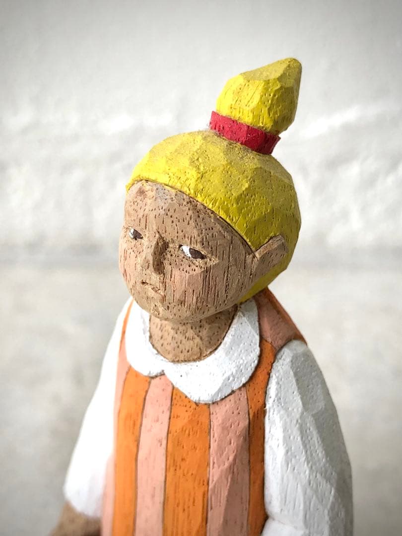 江籠正樹さん木彫「犬と少女」