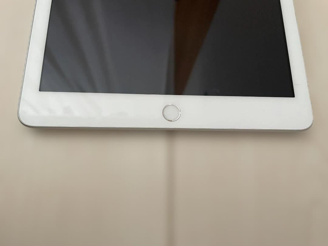 Apple iPad 第6世代 32GB
