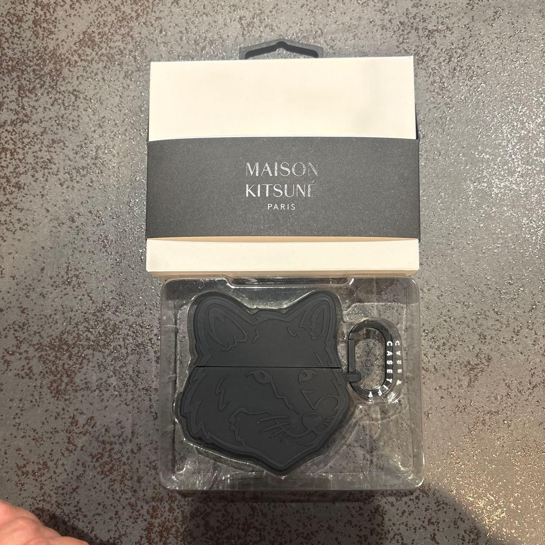 MAISON KITSUNÉ 猫型イヤホンケース ブラック