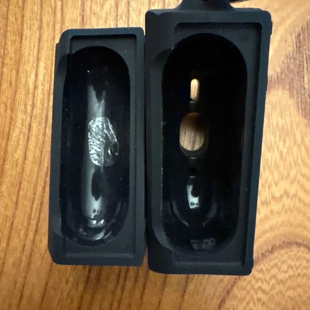 MAISON KITSUNÉ 猫型イヤホンケース ブラック