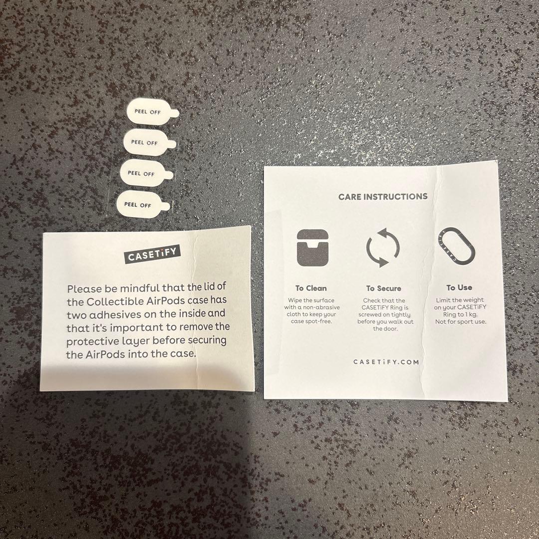 MAISON KITSUNÉ 猫型イヤホンケース ブラック