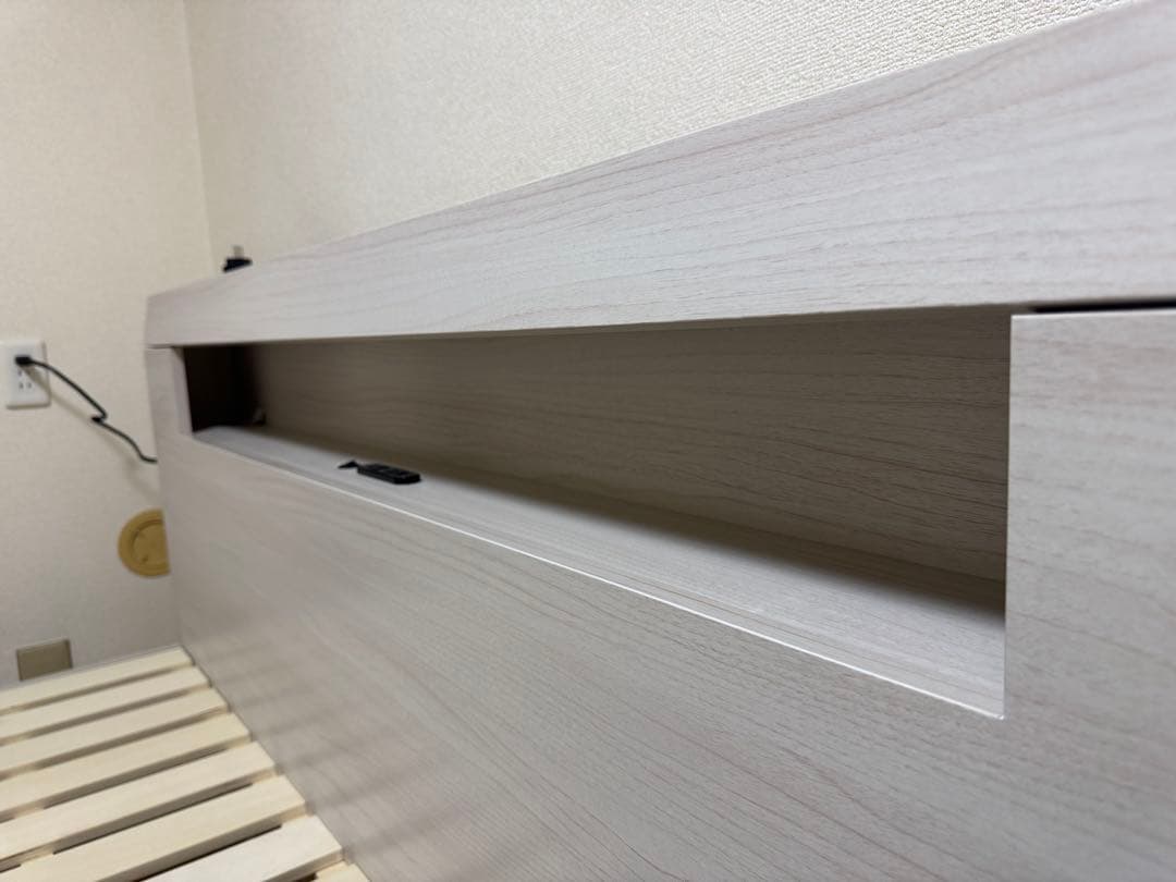 関東圏配送限定　新品　インテリア岩永　ダブルサイズ　ベッドフレーム