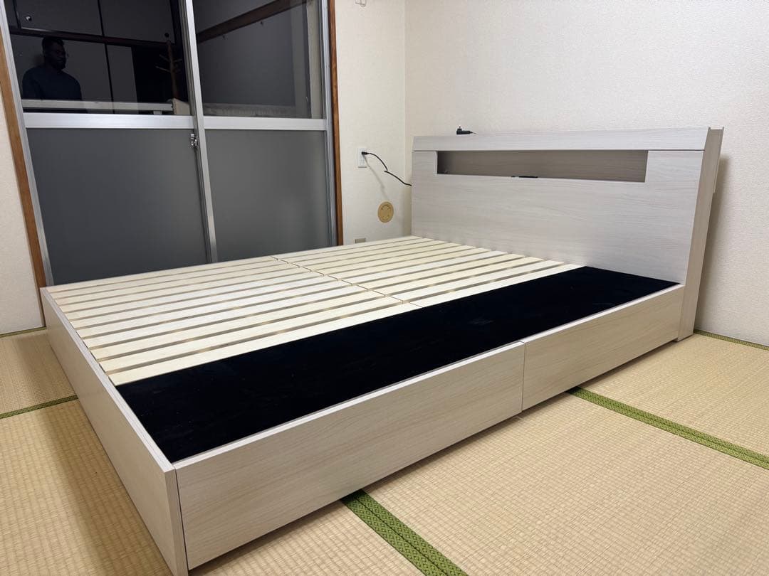 関東圏配送限定　新品　インテリア岩永　ダブルサイズ　ベッドフレーム