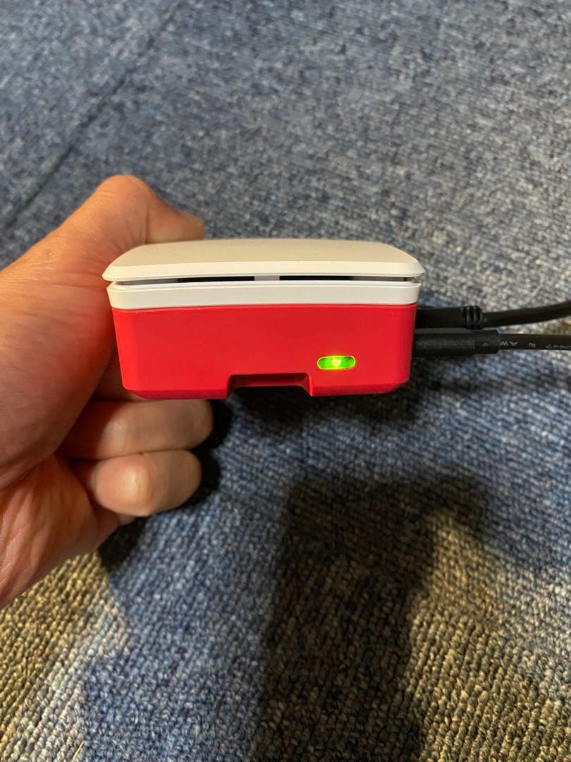 Raspberry Pi 5 8GB（純正ケース・電源アダプタ付き）