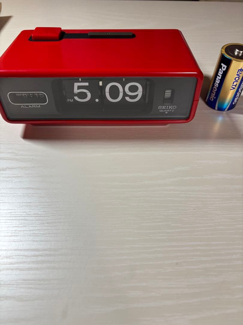 SEIKO クォーツアラーム　ダイレクト　パタパタ置時計