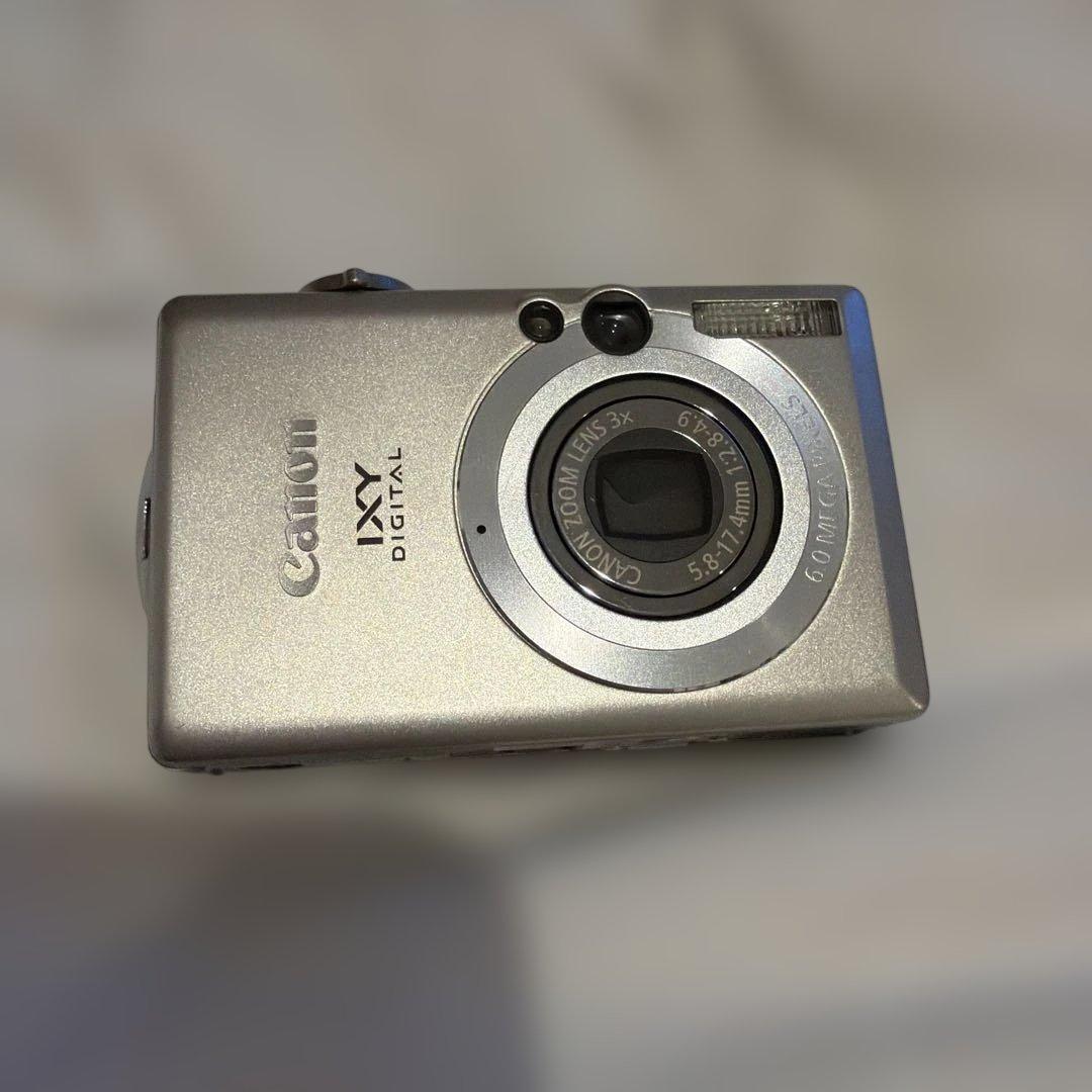 美品　canon&キャノン　ixy70 デジタルカメラ