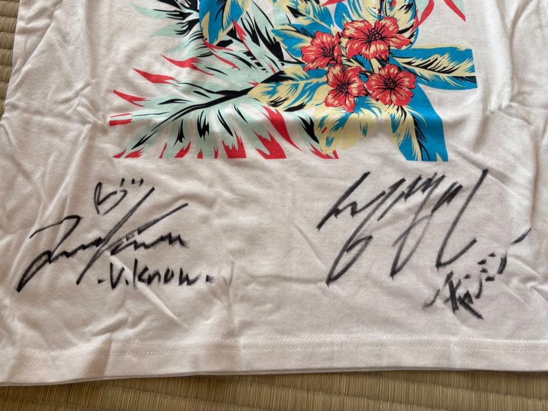 東方神起　直筆サイン入り anation 2012 Tシャツ