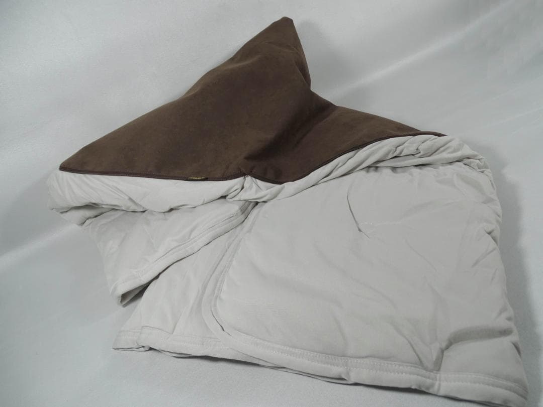 【正直ズルい】高級車内装素材で作ったクッション ダークブラウン