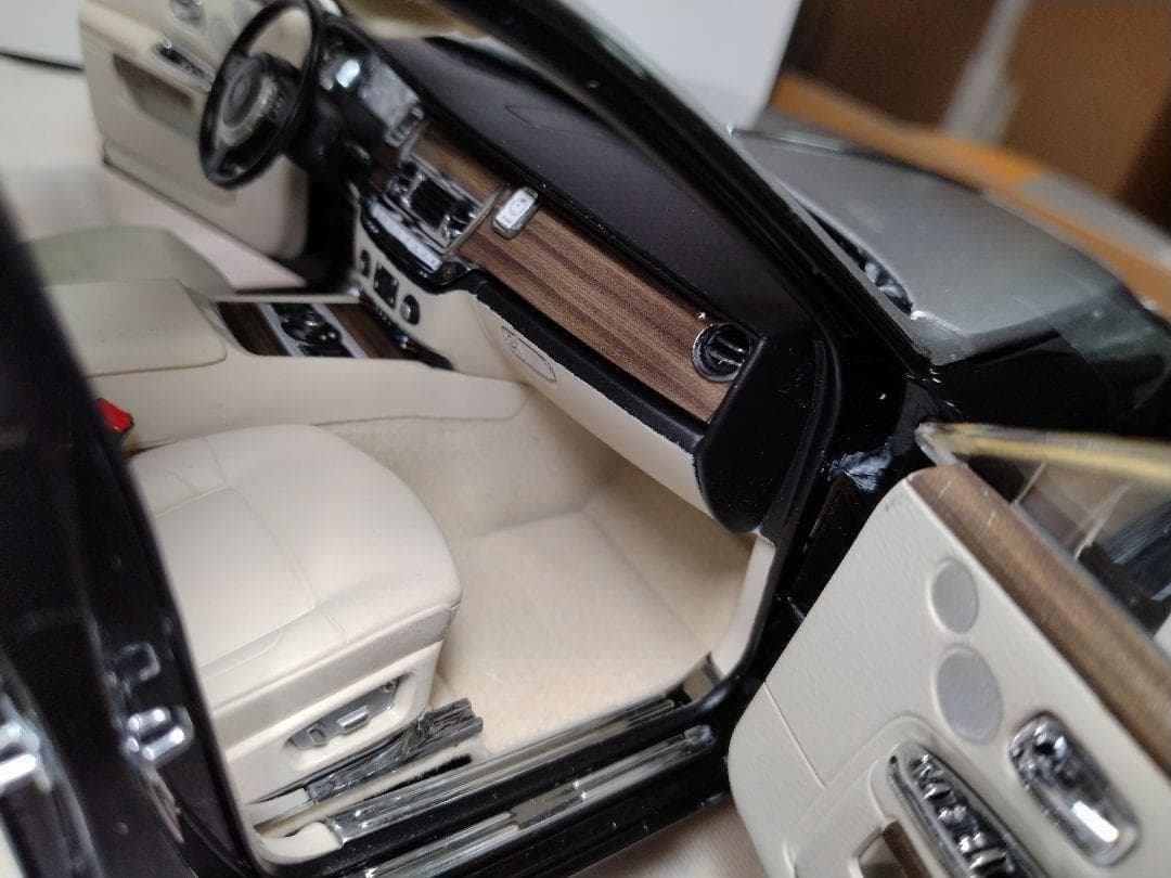 235　京商　1/18　ロールスロイス　ゴースト　黒/シルバー