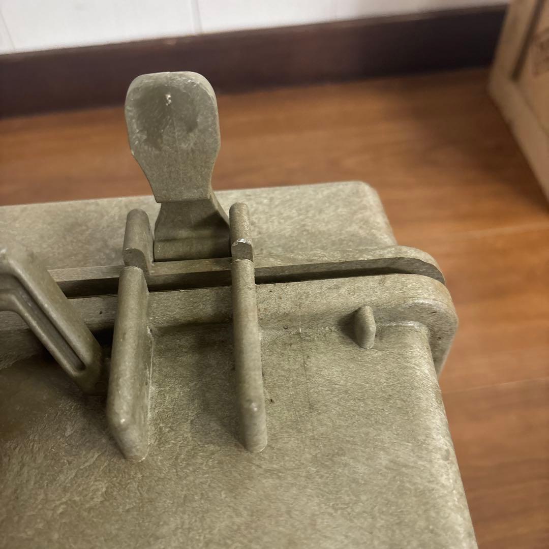 米軍　MELMAT ハードケース バッテリーボックス　送料無料　①