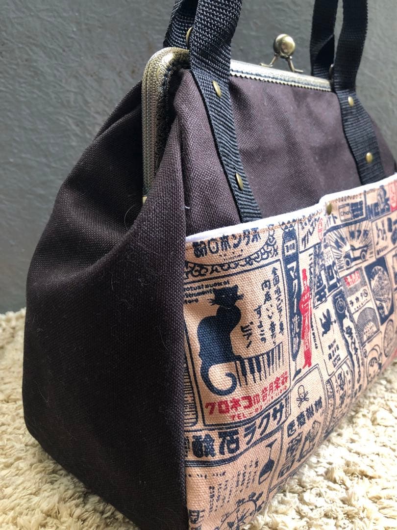 大容量マチたっぷりボストン風がま口バッグ・ハンドメイド和柄看板猫あおりがま口